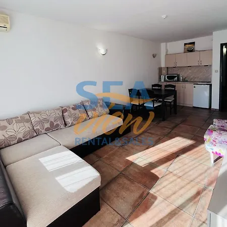 Sea View Front Apartament *