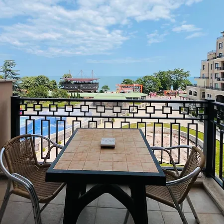 Sea View Front Apartament *