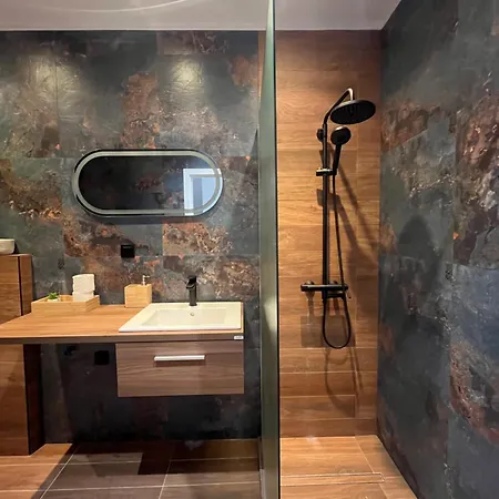 Seaview Bg Front Golden Sands