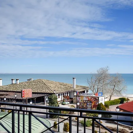 Seaview Bg Front Golden Sands