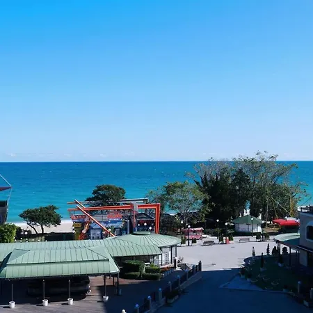 Sea View Front Apartament *